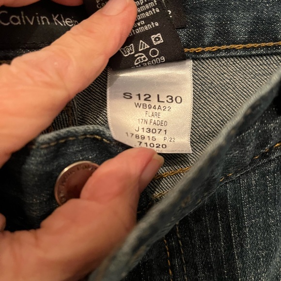 Calvin Klein Jeans size 12 - Picture 8 of 8